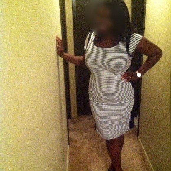 Black and white striped bodycon dress - Picture 2 of 2